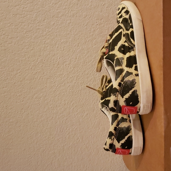 Bucketfeet. - Picture 5 of 7
